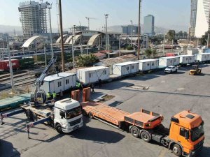 İ̇zmir İş Dünyasından Konteyner Seferberliği