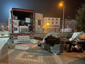 Ev Eşyası Taşıyan Kamyondan 190 Kilogram Esrar Çıktı