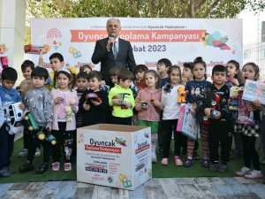 Kepez Kreşlerinden Depremzede Çocuklara Oyuncak Kampanyası