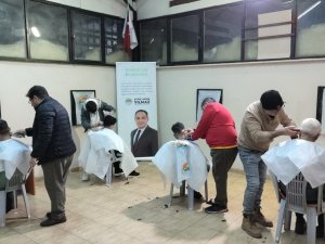 Toroslar’da Depremzedelere Kuaför Ve Berber Hizmeti