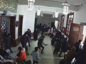 Malatya’da Depremin Yeni Görüntüleri Cami Kamerasına Yansıdı