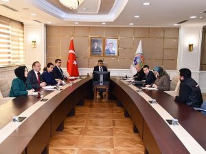 Vali Vatandaşların Sorunlarını Dinledi