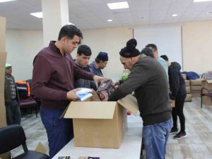 Beylikova Kaymakamı Atak, İlçede Toplanan Yardımları Depremzedelere Bizzat Teslim Etti