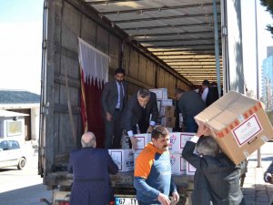 Katar Büyükelçiliği Çalışanları Deprem Bölgesindeki Yardımlarına Devam Ediyor