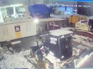 Deprem Anı Kameralara Böyle Yansıdı
