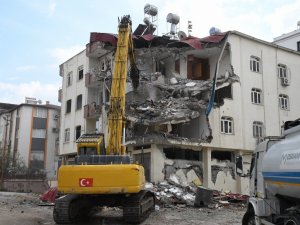 Osmaniye Barosu Ağır Hasarlı Binaların Yıkılmasına Tedbiren Durdurma Kararı Aldırdı