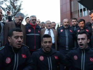 İ̇tfaiye Ekiplerini Karşılayan Büyükkılıç: "Duygusal Olmamak İçin Taş Olmak Lazım"