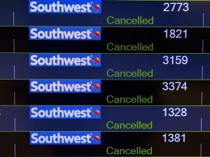 Abd’de Kar Fırtınası Nedeniyle Binden Fazla Uçuş İptal Edildi