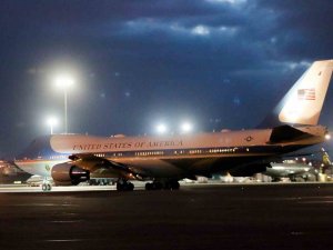 Biden, Uçağa Bindiği Sırada Merdivenlerden Düşüyordu