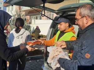 İ̇mkander, Depremzedeleri Yalnız Bırakmadı