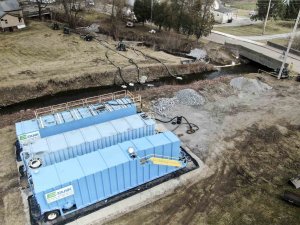 Validen Kimyasal Sızıntının Olduğu Bölgede Musluk Suyu İçerek "Güvenli" Mesajı