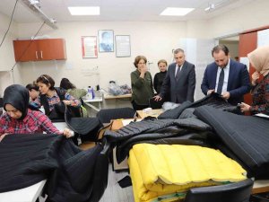 Olgunlaşma Enstitüsü Deprem Bölgesine Uyku Tulumu Üretiyor