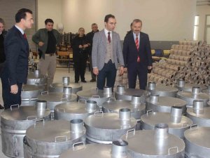 Depremzedeler İçin Soba Ve Yakacak Gönderildi