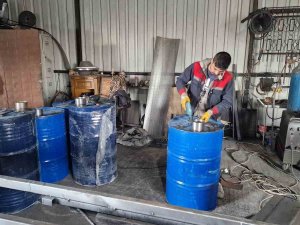 Varilleri Depremzedeler Üşümesin Diye Sobaya Dönüştürüyorlar