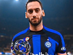Hakan Çalhanoğlu, Ödülünü Depremzedelere Adadı