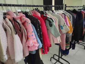 Kemalpaşa’daki Vakıf, Depremzedeler İçin Mağazaya Dönüştürüldü