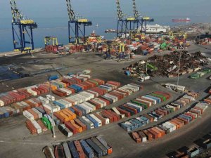 Yangının Ardından İ̇skenderun Limanı’ndaki Ayrıştırma Çalışmaları Havadan Görüntülendi