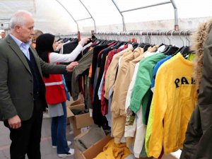 Akdeniz Belediyesi ’Giysi Market’ Kurdu