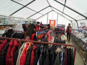 Deprem Bölgesinde 5 Sosyal Market Açıldı