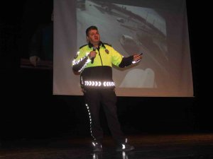 Salihli’de Muhtarlara Trafik Eğitimi Verildi