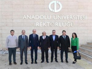 Başkan Şahin Ve Rektör Beydemir, Deney Hayvanları Araştırma Ve Uygulama Merkezini Gezdi
