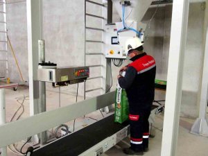 Egi̇osb’den Deprem Bölgesine Mama Yardımı