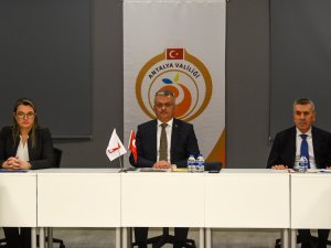 Antalya’da 13 Bin 421 Depremzede Öğrenci Okula Başladı