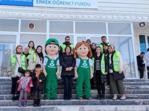 Depremzede Çocuklar Gönüllü Oyun Arkadaşlarıyla Moral Buluyor