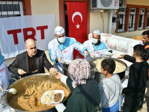 Vali Dağlı, Depremzedelere Sıcak Yemek Dağıttı