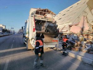 Altınordu Belediyesi, Deprem Bölgesinde Çevre Temizliği Çalışmalarını Sürdürüyor