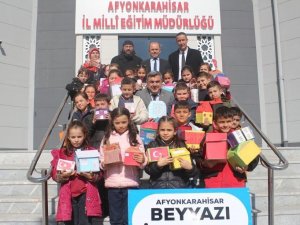 Minik Yürekleri Depremzedeler İçin Attı