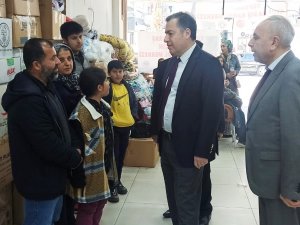 Turgutlu’da Depremzedeler İçin ‘Sosyal Market’ Açıldı