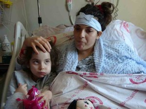 Enkazdan Çıkan Kızına 18 Gün Sonra Kavuşan Anne Gözyaşlarına Boğuldu