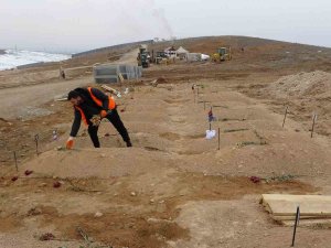 Depremde Kayan İki Dağın Altında Kalan 48 Kişi Hayatını Kaybetti