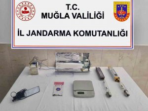 Uyuşturucu İmalatı İçin Evinde Düzenek Kurmuş