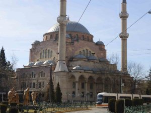 Asırlık Eskişehir Reşadiye Camii Görenleri Mest Ediyor