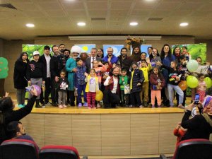 Depremzede Çocuklar Nasreddin Hoca Ve Keloğlan’la Güldü