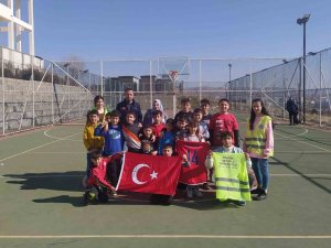 Deprem Çocuklarının Yüzü Üniversite Öğrencileriyle Gülüyor