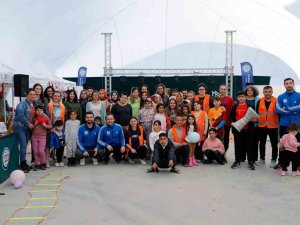 Depremzede Çocuklar Mobil Etkinlik Çadırı İle Moral Buluyor
