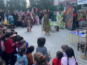 Osmaniye’de Depremzede Çocuklar, Kültür Ve Turizm Bakanlığının Etkinlikleriyle Moral Buluyor