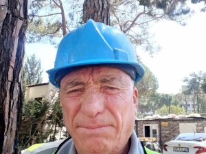 Öldürüp Gömdüğü Şahsın Cep Telefonunu Eşine Hediye Etti