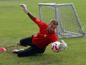 Eski Eskişehirsporlu Eldiven Boffin Futbolu Bırakma Kararı Aldı
