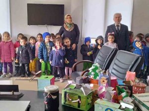 Minik Yüreklerden Kocaman Bağış