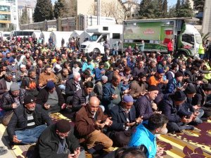 Kahramanmaraş’ta Depremde Ölenler İçin Eller Semaya Açıldı