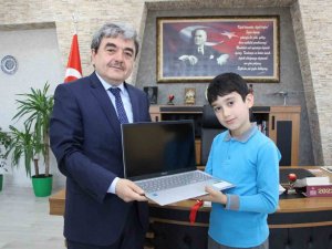 "Allah Bana Daha Çok Verir" Demişti: Minik Özcan’ın Bilgisayarı Milli Eğitim Bakanlığından
