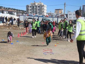 Aynı Acıyı Yaşayan Yetişkin Ve Çocuklar Sokak Oyunlarında Buluştu