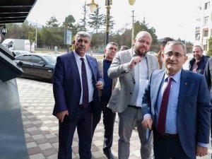 Şehrin Farklı Noktalarına ’Mobil Atık Getirme Merkezleri’ Yerleştirildi