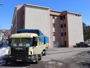 Tercan’da Depremzedelere Yardım Devam Ediyor