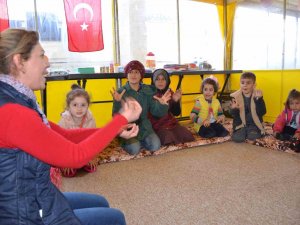 Hakkari’den Depremzedeler İçin Kitap Ve Oyuncak Etkinliği
