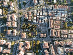 İ̇zmir’de Depremde Ağır Hasar Alan Binaların Yıkımı Tamamlandı